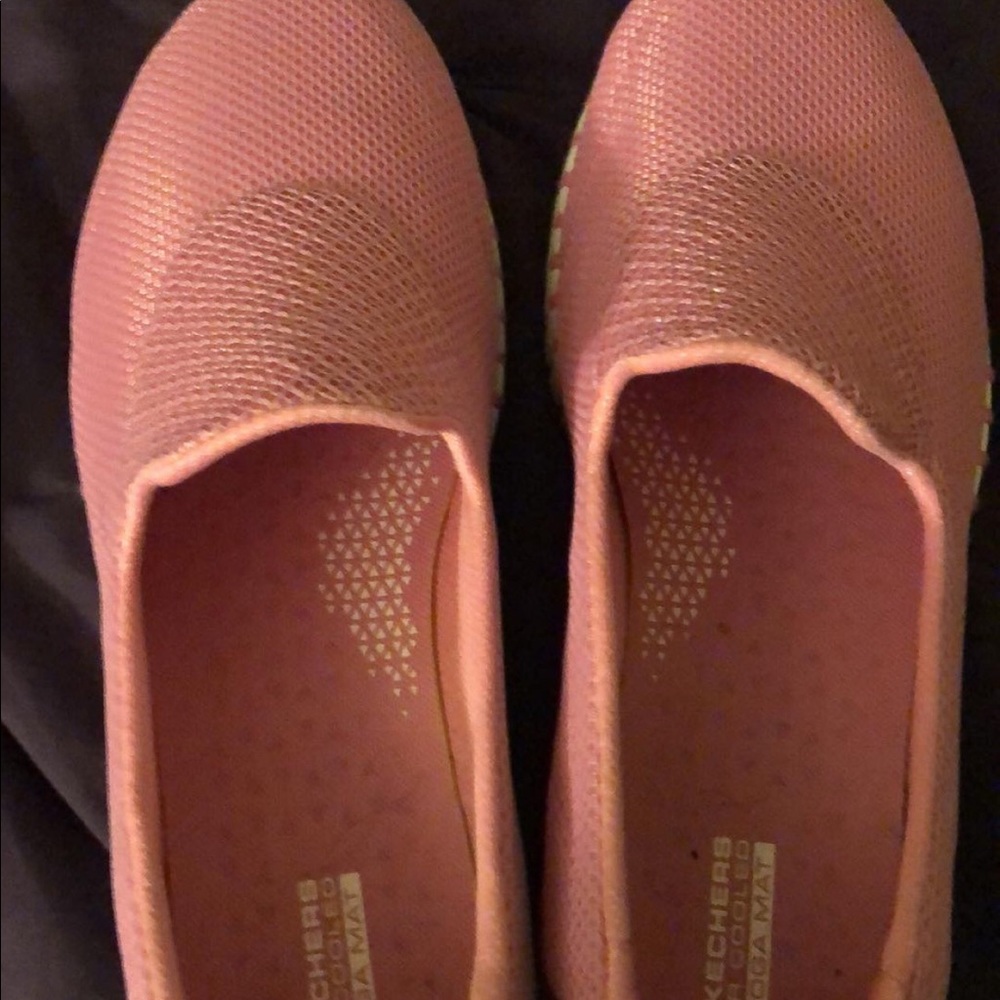 Women’s size 11 Skechers go walk